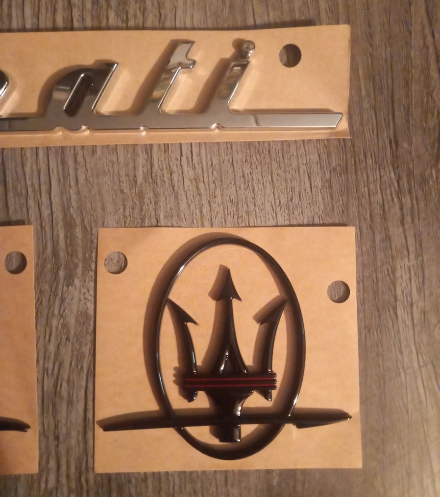 Emblem - Maserati - Levante #1.0