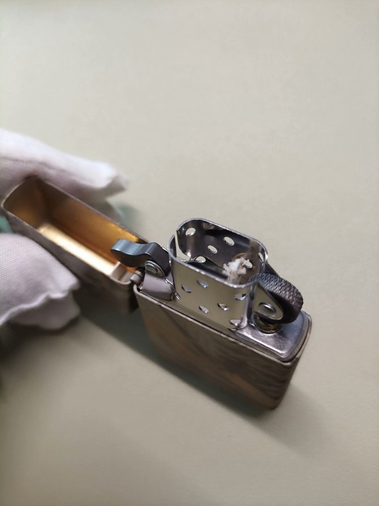 Zippo - Ingen mindstepris - Lighter - Messing #3.2