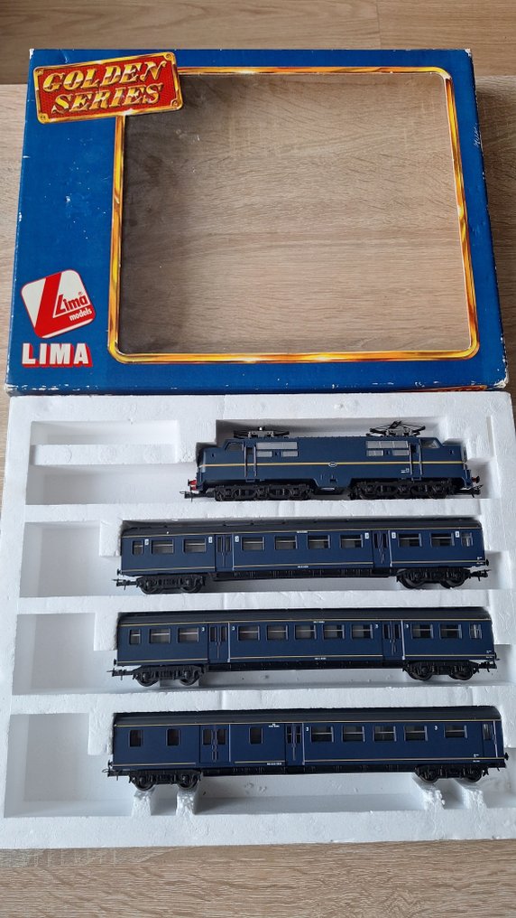 Lima H0轨 - 149721 - 火车组 (1) - 列车组配备1200系列机车和3节车厢 - NS #1.0