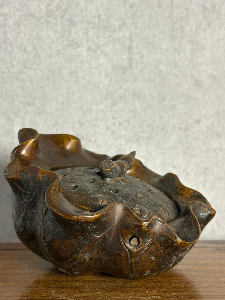 Lotus wierookbrander - Brons - Eind 20e eeuw #1.0