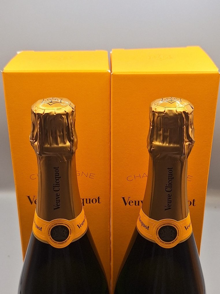 Veuve Clicquot, Veuve Clicquot Brut - Champagne Brut - 2 Pullot (0.7 L) #2.1