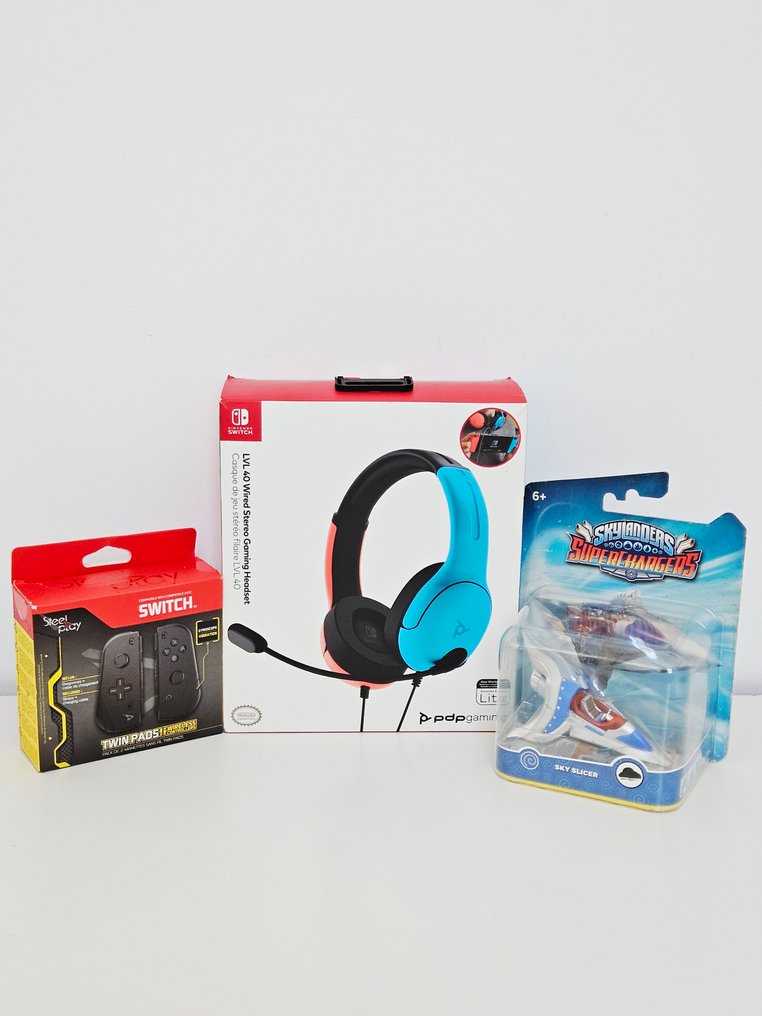 Nintendo - Switch, Wii, Wii U, 3DS, PS3, PS4, Xbox 360, One - Joy-Con + Casque + Amiibo Skylanders - Videopeli - Alkuperäispakkauksessa #1.0