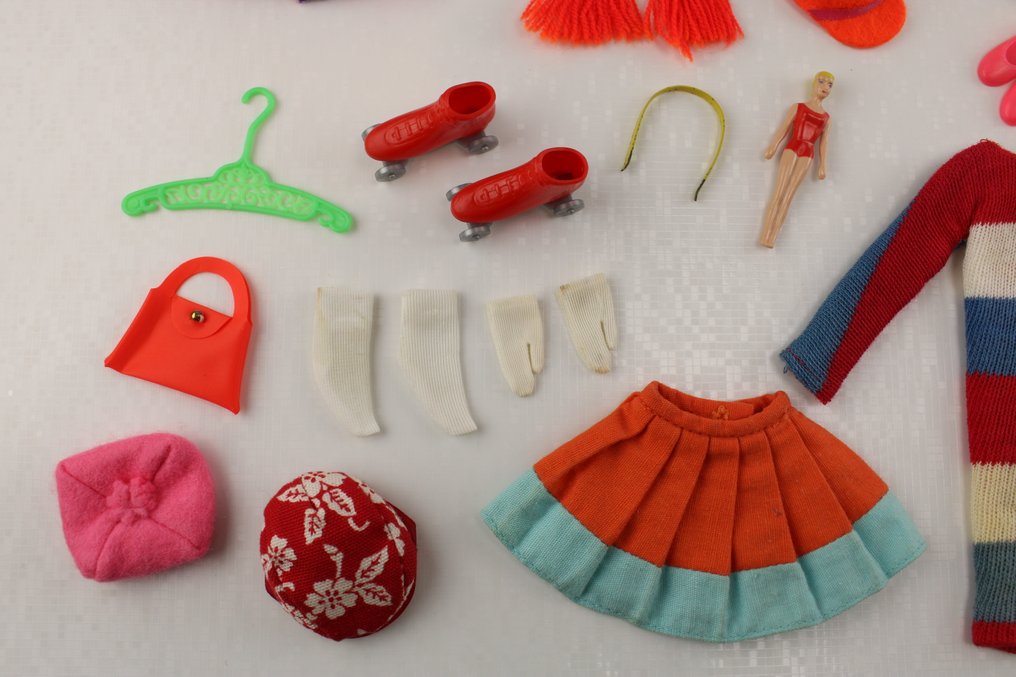 Mattel  - Barbie dukke Lot of Barbie / Frankie / Skipper / Skooter clothes - U.S.A. #3.2