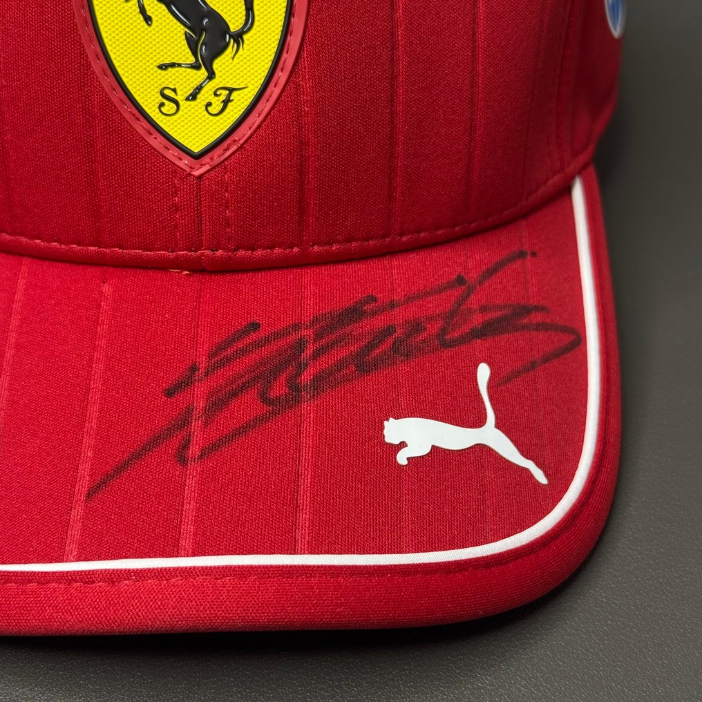 Ferrari - Formula 1 - Lewis Hamilton / Charles Leclerc - 2025 - Urheilulippis #1.0