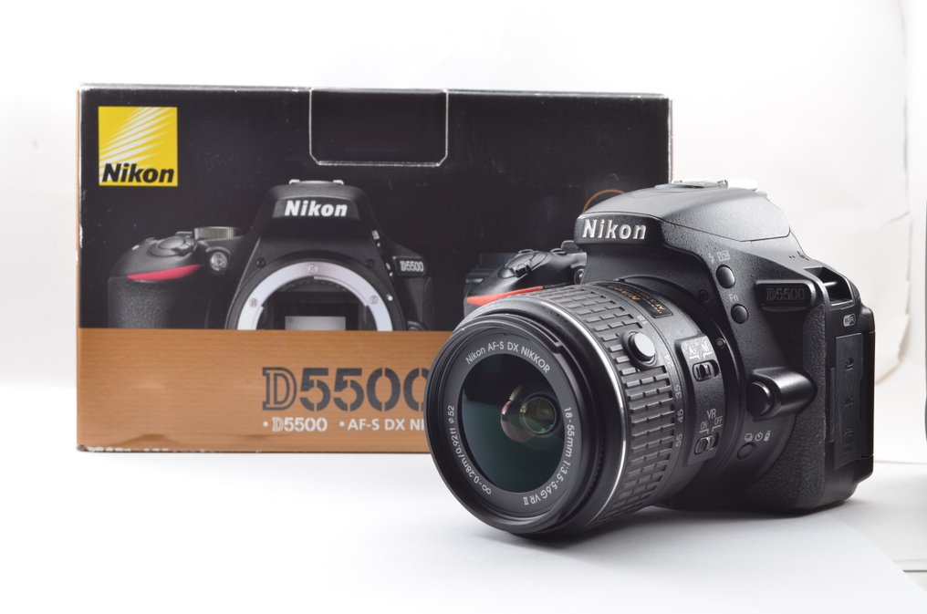 Nikon D5500 + AF-S 18-55 VR II Câmera reflex digital (DSLR) #1.0