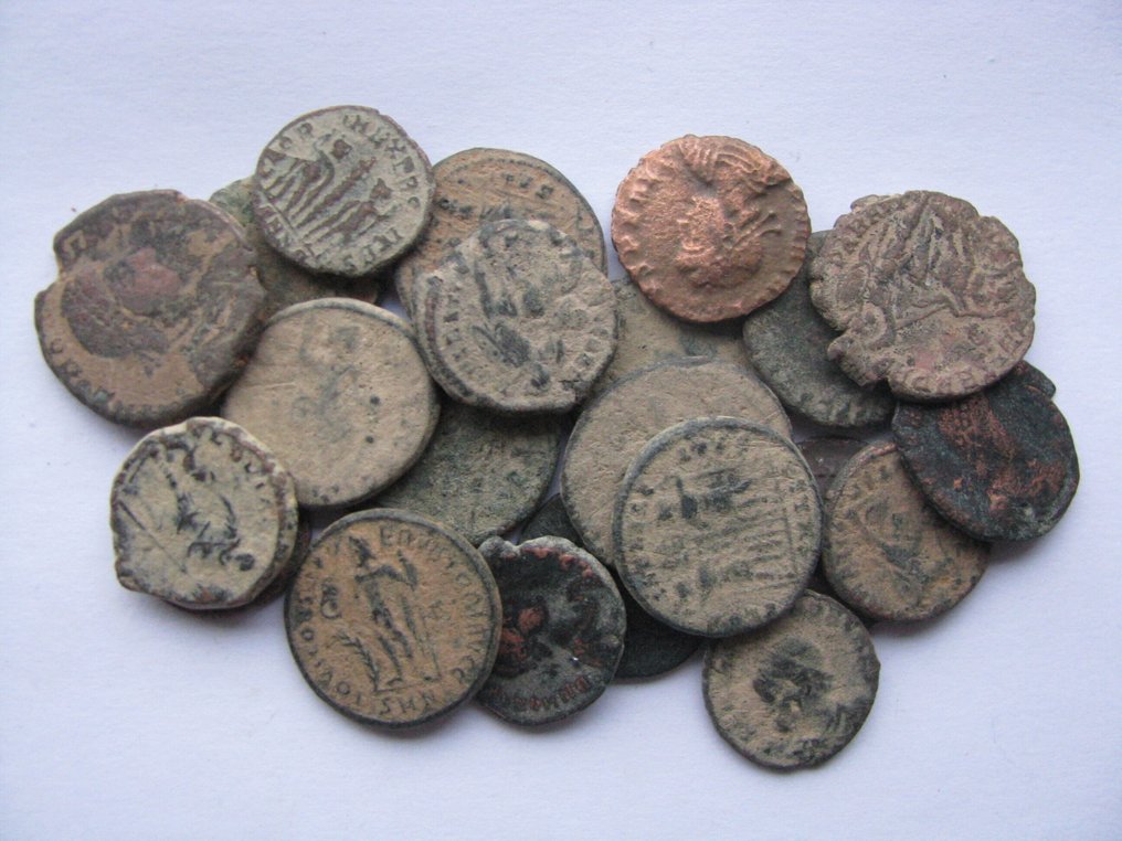 罗马帝国 Lot of 10 Æ coins 4th century AD  (没有保留价) #1.0