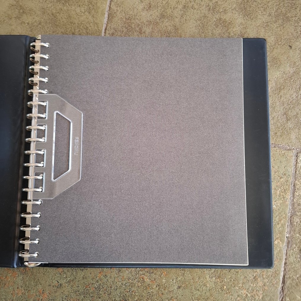 αξεσουάρ  - 3 πολυτελή άλμπουμ Lindner-T (μαύρα), καθένα με διπλής όψης φύλλα με 3 θήκες (20×), σαν καινούρια. #4.3