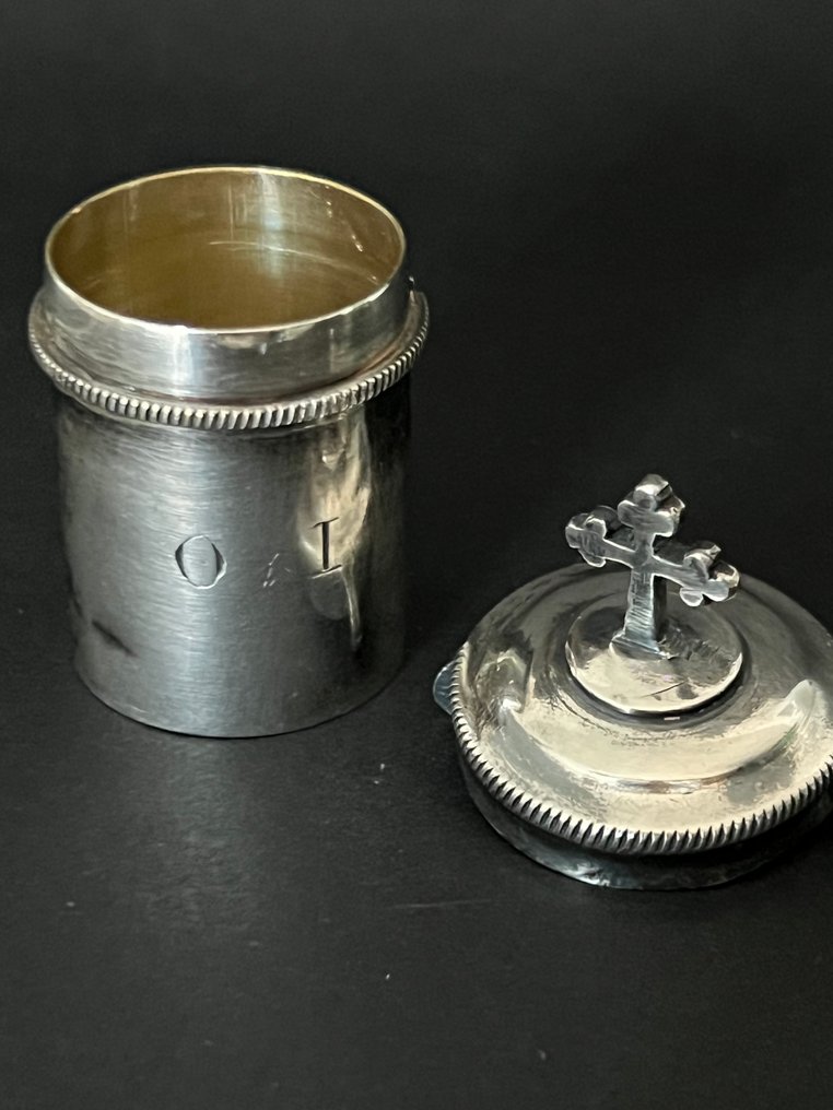 Ensemble composé de trois objets liturgiques catholiques (3) - Argent, Plaqué(e) argent - 1850-1900 #4.3