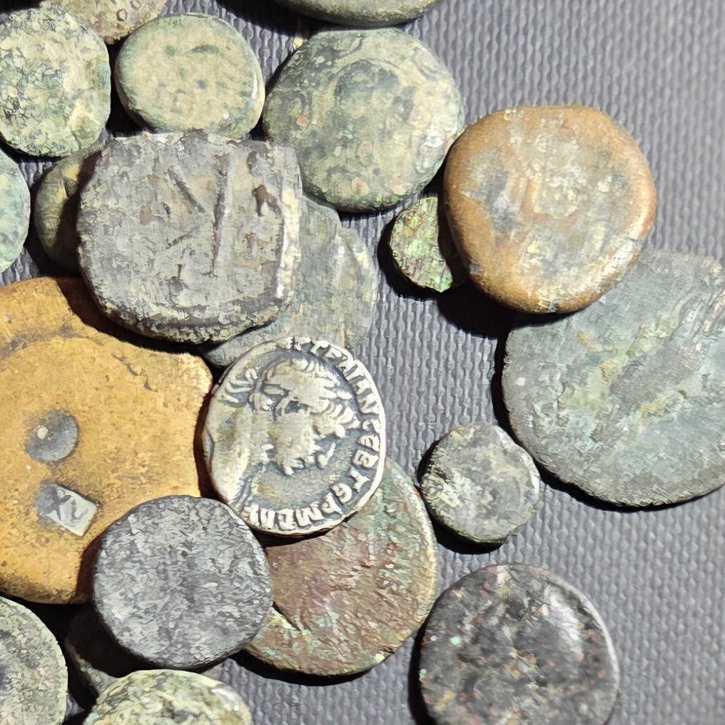 后罗马时期／拜占庭早期 24枚古币的收藏  (没有保留价) #1.0