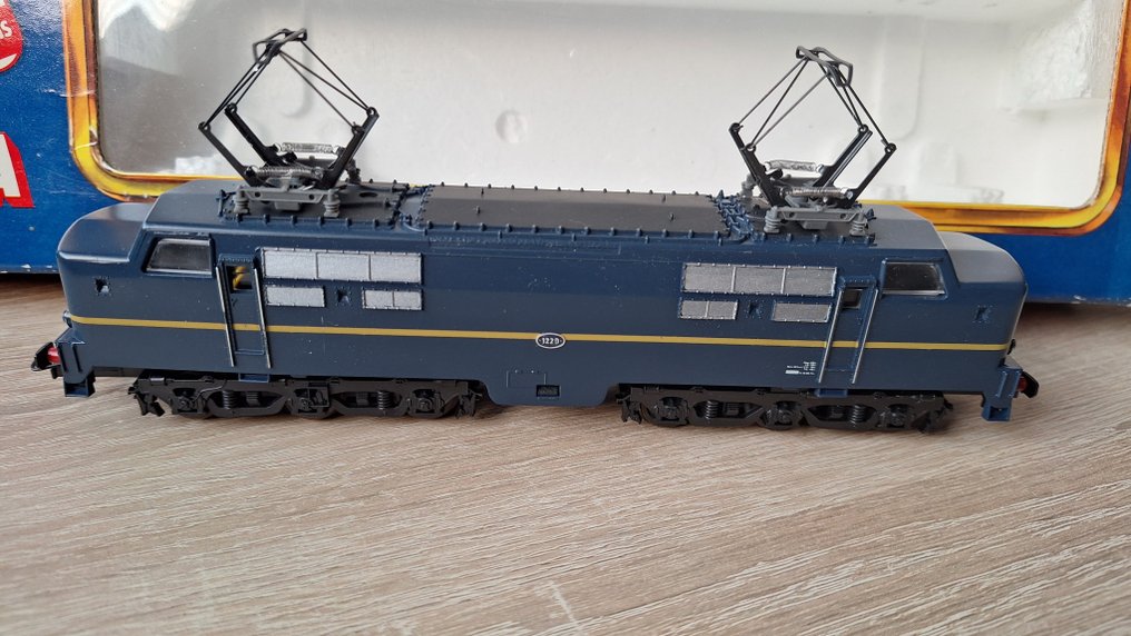 Lima H0轨 - 149721 - 火车组 (1) - 列车组配备1200系列机车和3节车厢 - NS #3.2