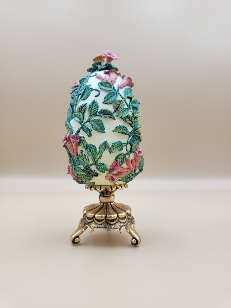 Fabergé-ägg - Œuf Fabergé – Franklin Mint – House of Fabergé – Décor floral avec colibri – Objet de collection sur - Harts #4.3