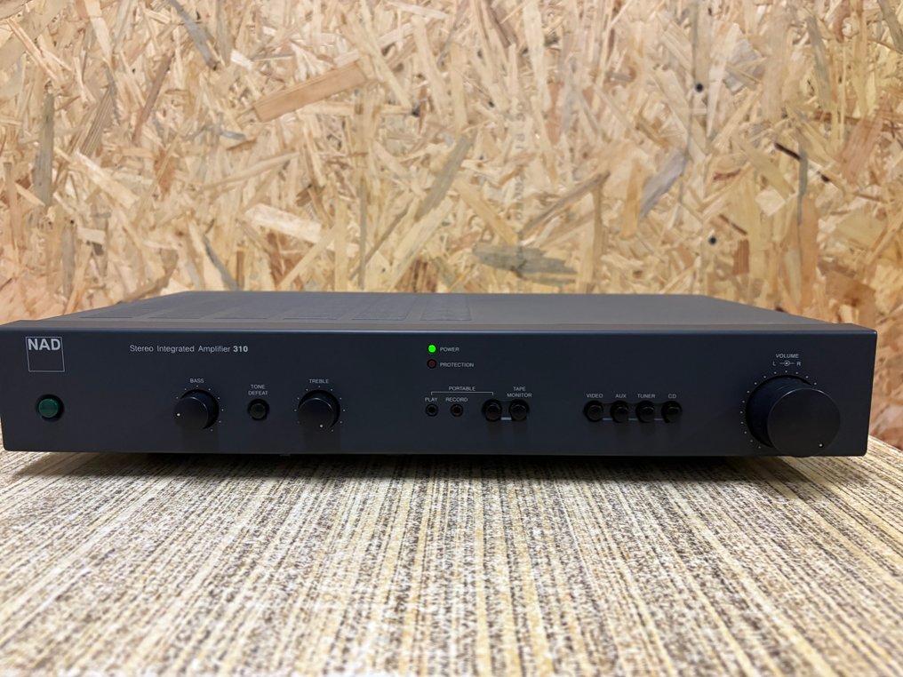 NAD - 310 Solid state integrated amplifier #1.0