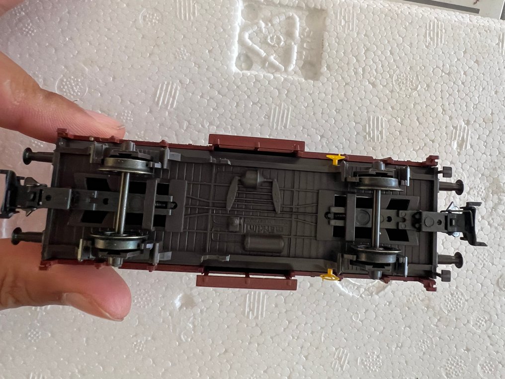 Märklin H0 - 46272 - Σετ τρένου μοντελισμού μεταφοράς εμπορευμάτων (1) - 2 κλειστά βαγόνια - SNCF #3.2