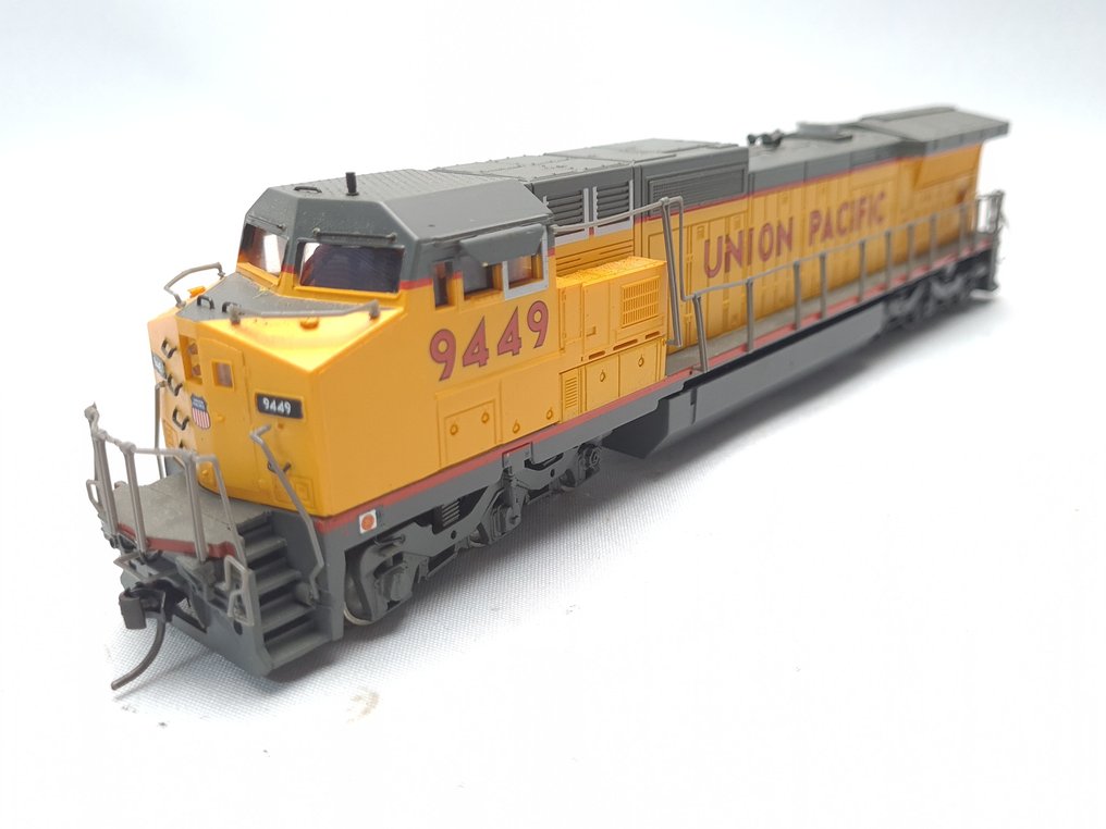 Spectrum H0 - 86014 - Diesellocomotief (1) - GE DASH 8-40CW #9449 - Union Pacific Railroad #1.0