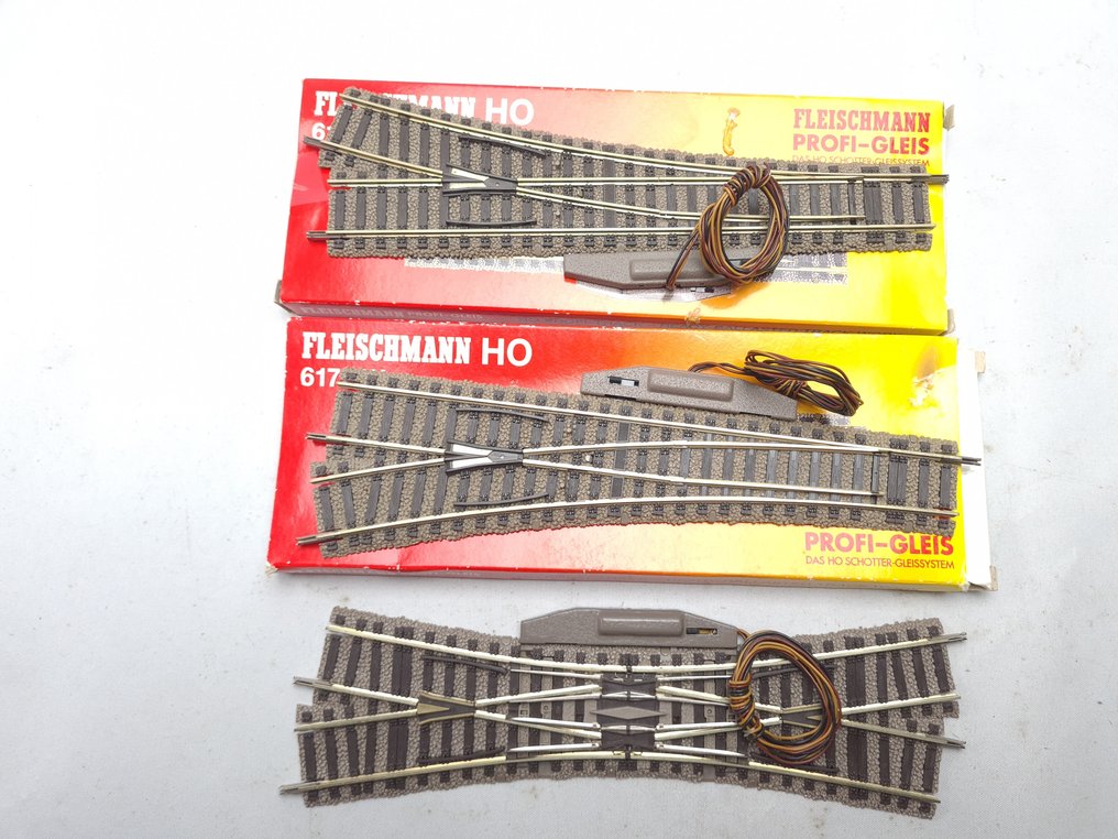 Fleischmann H0 - 6166/6172/6173 - 模型火車軌道 (3) - 三件套，包括电动十字轨道转换器和两个电动轨道转换器。 #1.0