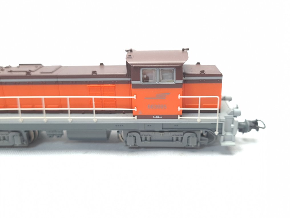 Piko H0 - 91670 - Πετρελαιοκίνητη μηχανή τρένου (1) - BB 66000 πορτοκαλί/καφέ 663695 - SNCF #3.2