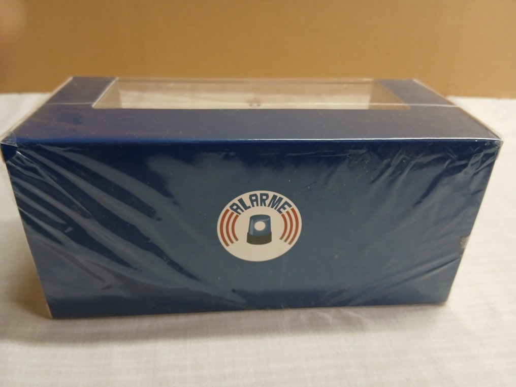 Momaco 1:43 - Modelbil - Ranger BSE Militaire 4 portes sanitaire #4.3