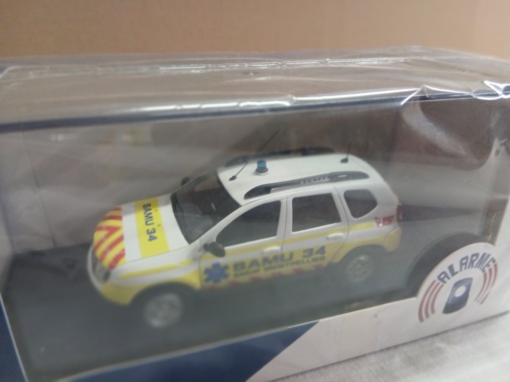 Momaco 1:43 - Modellbil - Dacia Duster SAMU 34 #1.0