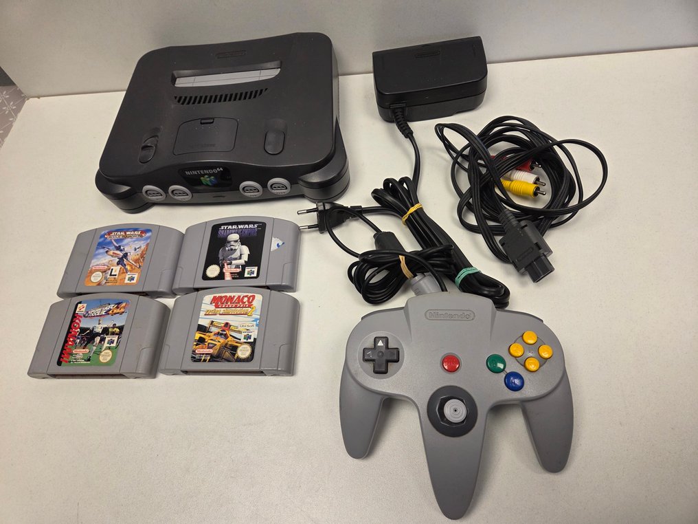Nintendo - Nintendo 64 - Nintendo 64 console set met 4 cartridges - Κονσόλα βιντεοπαιχνιδιών - Χωρίς την αρχική του συσκευασία #1.0