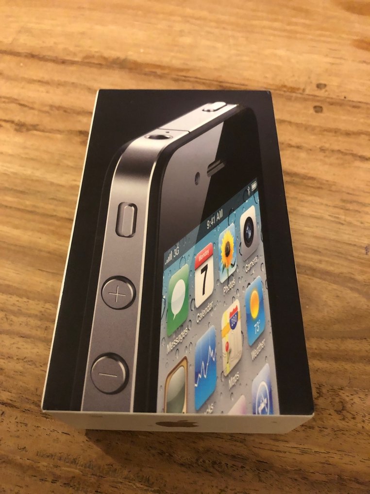 Apple iPhone 4 - Mobile phone - In original box #1.0