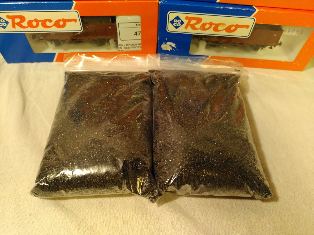 Roco H0 - 47943 - 模型貨運火車 (5) - 开放式棕色货车，载有1kg碎石 - DB #3.2