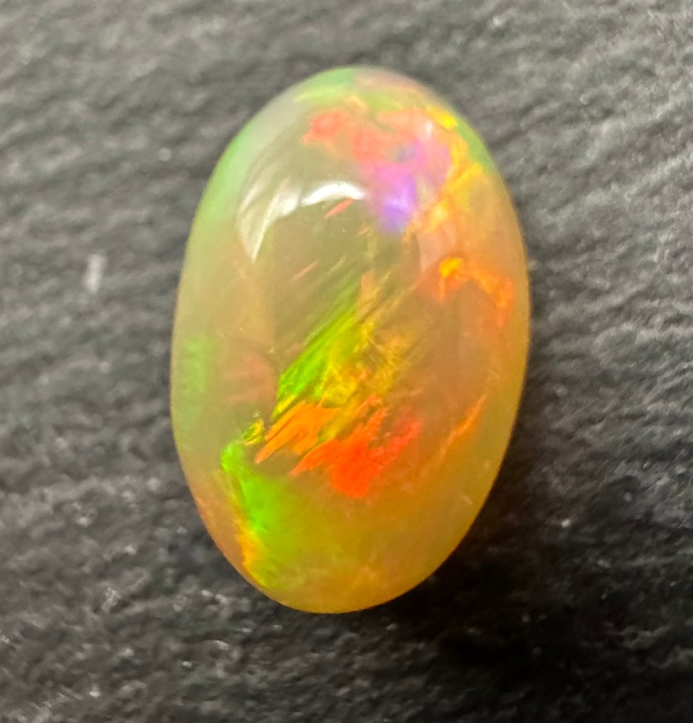 5,36克拉欧泊 弧面形- 1.07 g #1.0