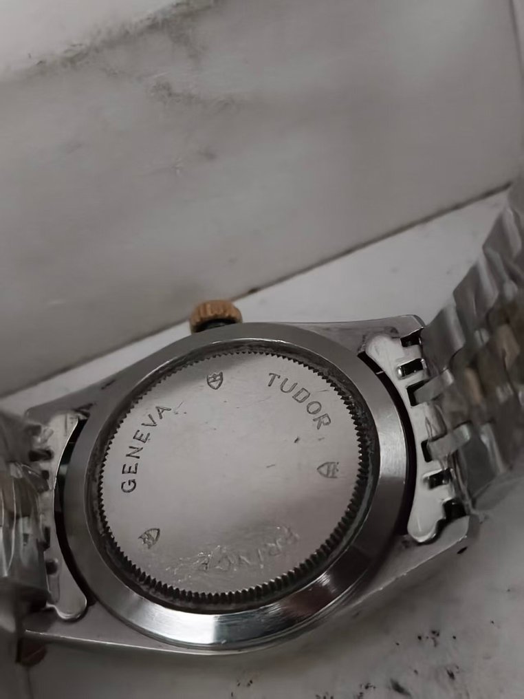 Tudor - Prince Date - Bez ceny minimalnej
- 74033 - Mężczyzna - 2010-2020 #3.2