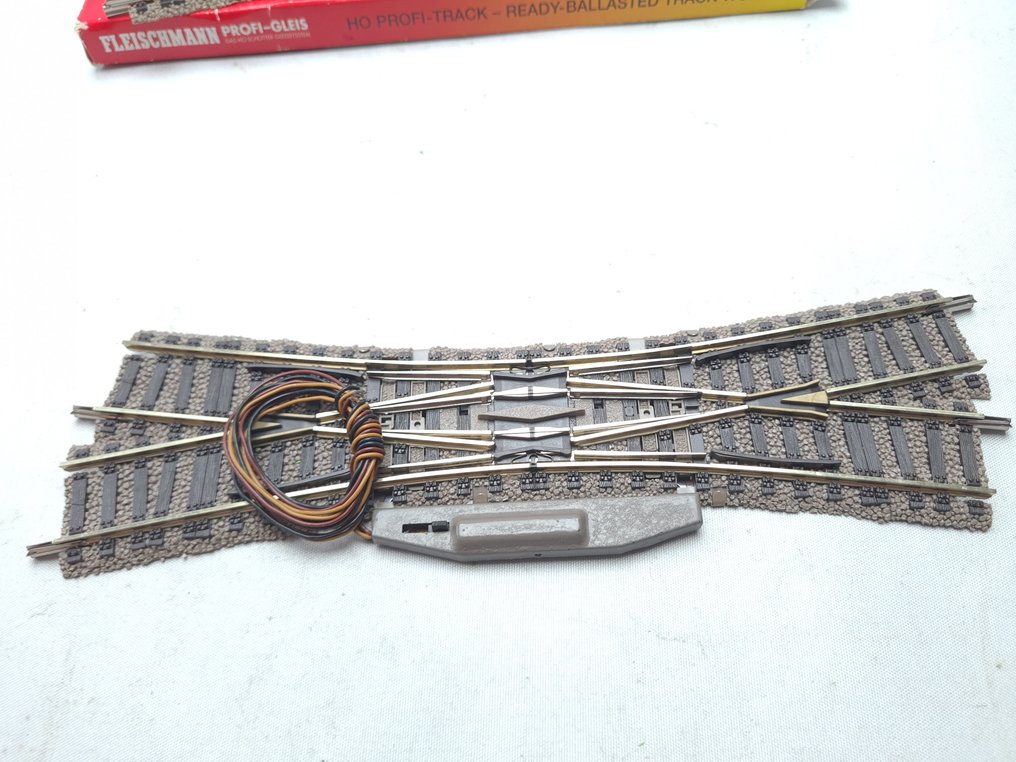 Fleischmann H0 - 6166/6172/6173 - 模型火車軌道 (3) - 三件套，包括电动十字轨道转换器和两个电动轨道转换器。 #3.2