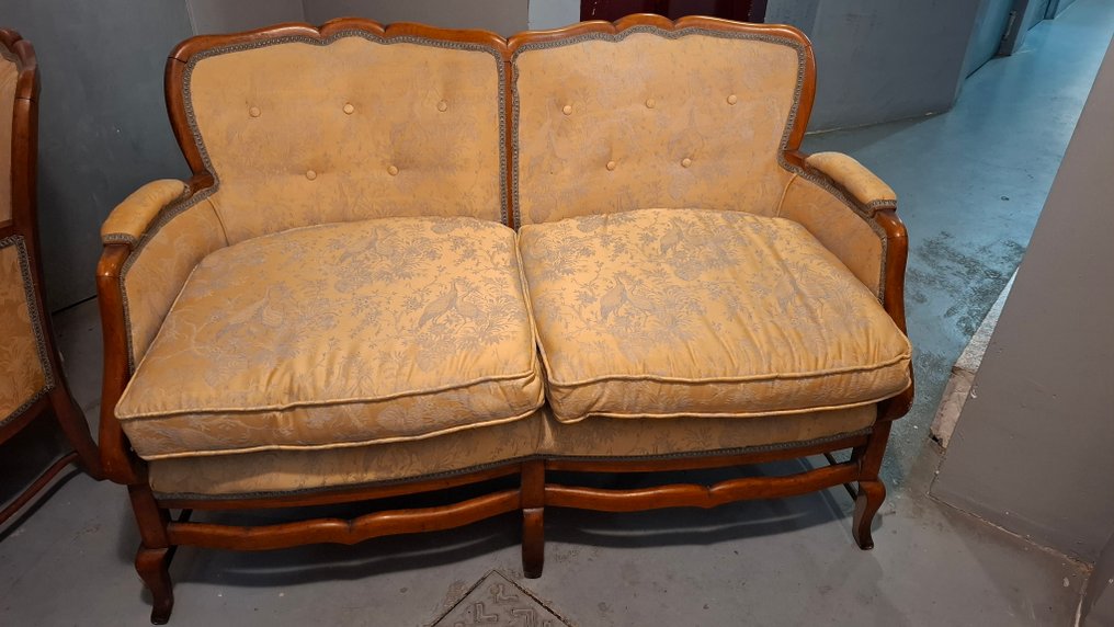 Simón Loscertales Bona - Simon Loscertales Bona - Σετ σαλόνι (5) - Tresillo στυλ Luis XV επενδυμένο με ύφασμα δαμασκί σε μπεζ και μπλε. - Ξύλινη δομή από πολύτιμο ξύλο, στυλ Luis XV, που χαρακτηρίζεται από τις καμπύλες και κομψές μορφές - Tresillo #1.0