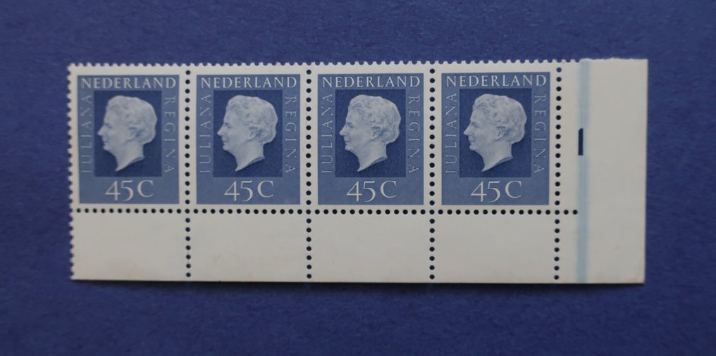 荷兰 1971 - Juliana de 45C 蓝色，角部四分之一，带刮刀线条于整张纸边缘，并附有Vleeming的证明。 - NVPH 944 #1.0