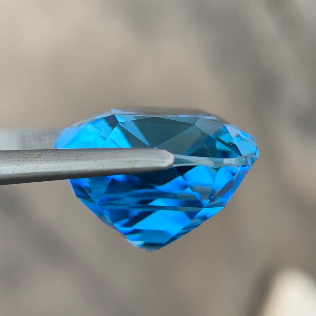 Senza prezzo di riserva - 1 pcs  Blu Topazio  - 64.26 ct - International Colored Gemstone Association (ICA GemLab) - Topazio naturale #4.3