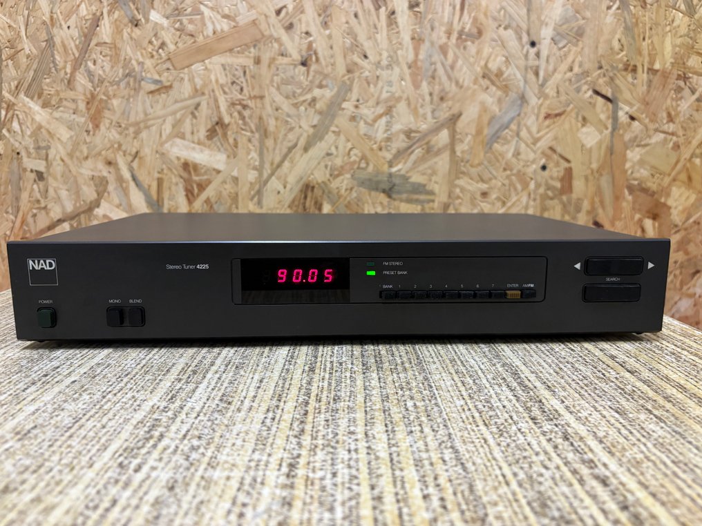 NAD - 4225 Tuner #1.0