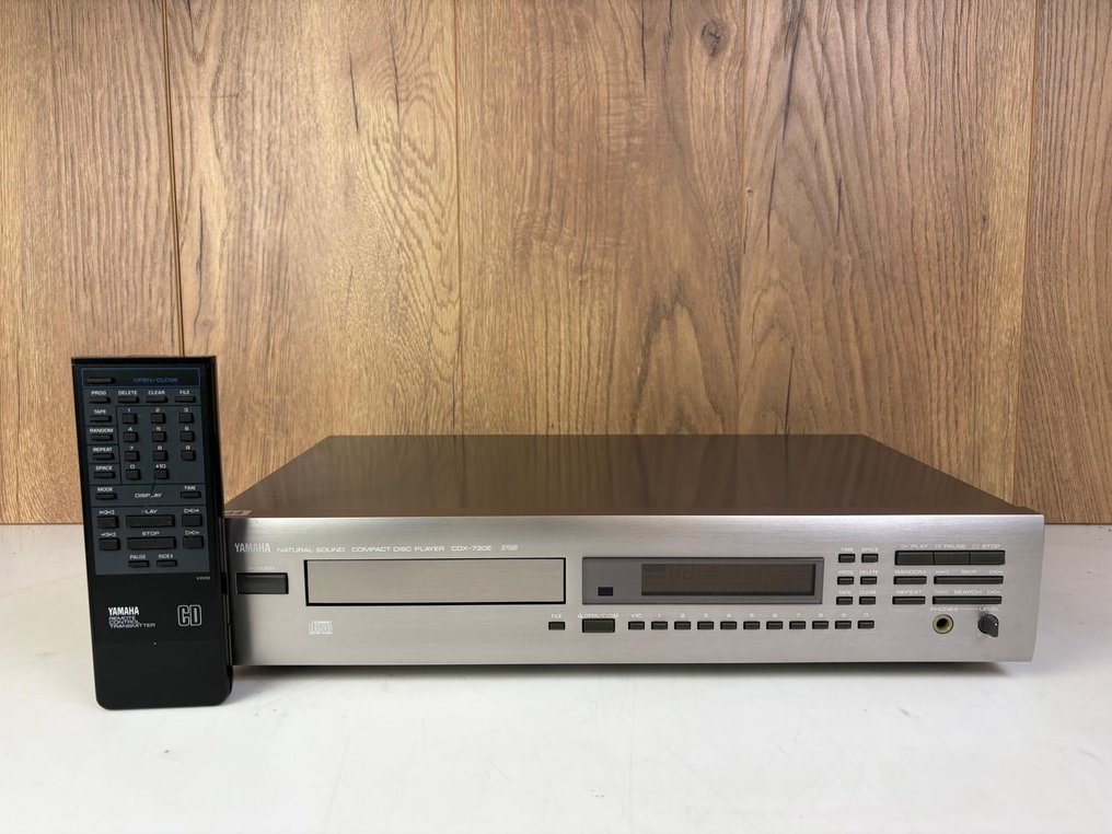 Yamaha - CDX-730E CD player #1.0