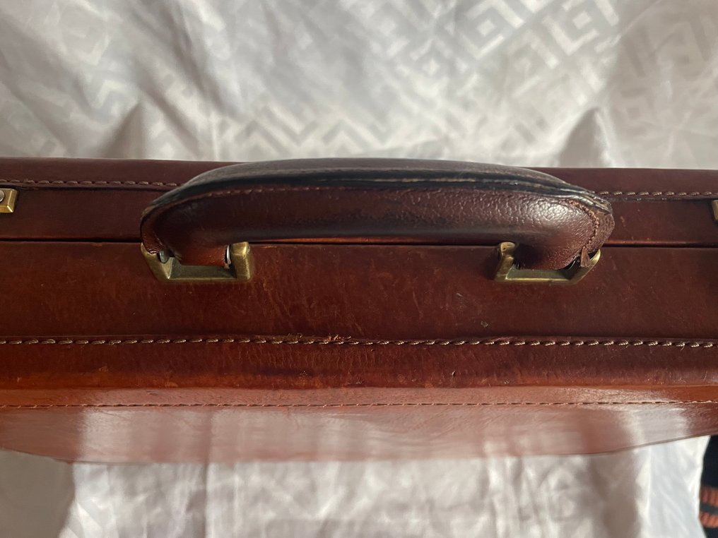 The Bridge - 24 ore NO RESERVE PRICE - Maleta #2.1