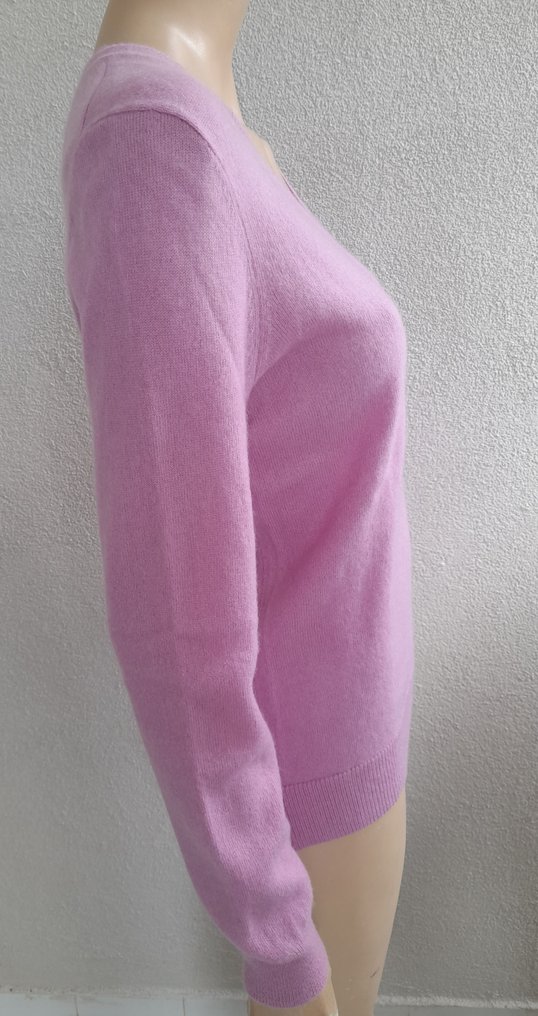 TAHARI - Φούτερ #2.1