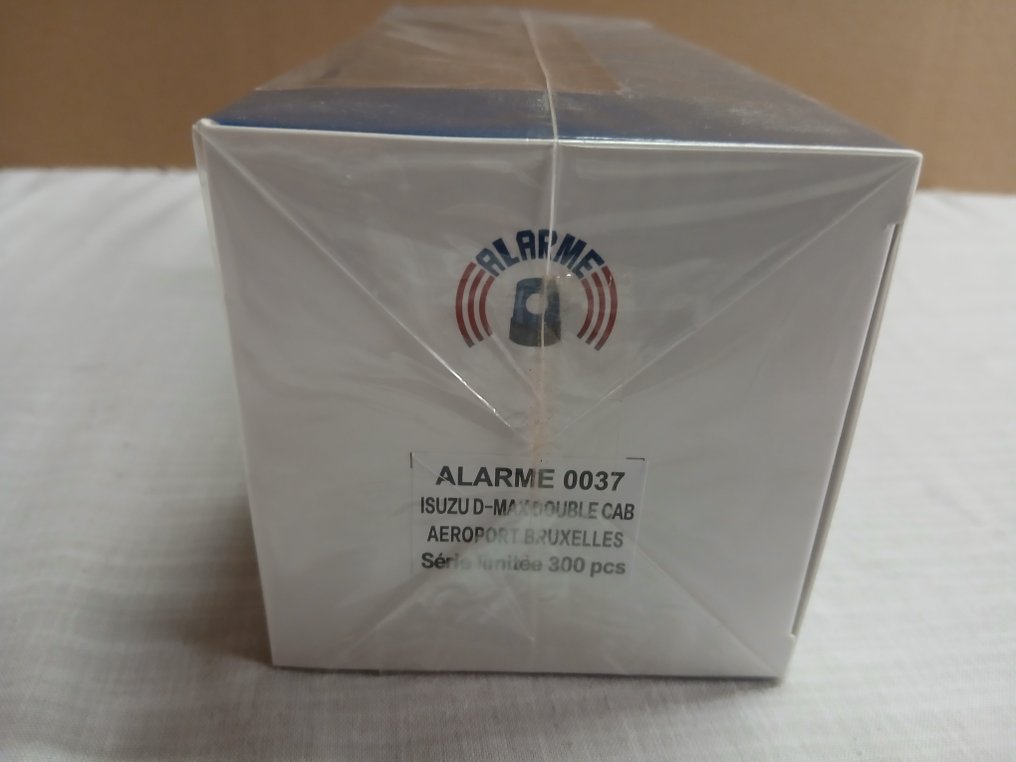 Momaco 1:43 - Modellbil - Isuzu D-Max double cabine Aéroport Bruxelles #4.3