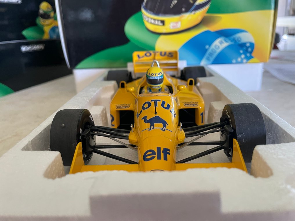 Minichamps 1:18 - Modelbil - Lotus Honda 99T #1.0
