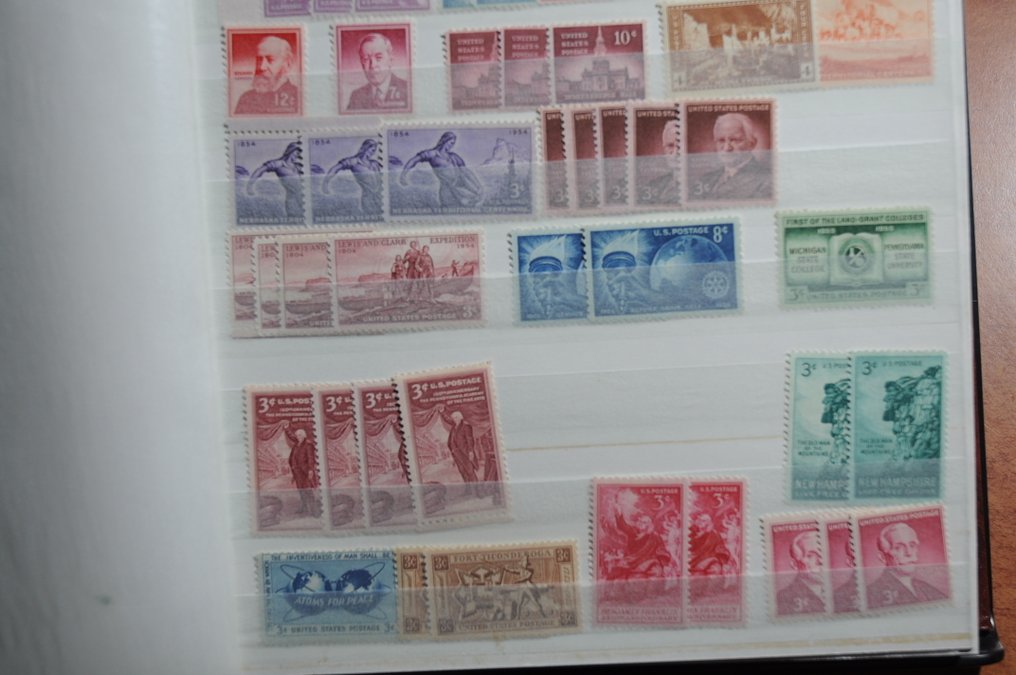 USA  - Fresh batch including, among others, sheets, combinations, stamps, quantities, postal validity, and #3.2