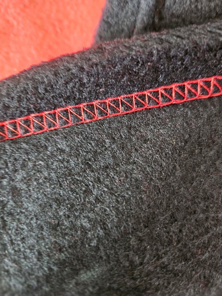 deken - Ferrari - 2010 #2.1