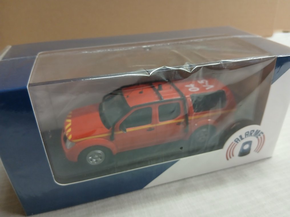 Momaco 1:43 - Modelauto - NISSAN NAVARA DOUBLE CABINE VLTT SDIS 04 #1.0