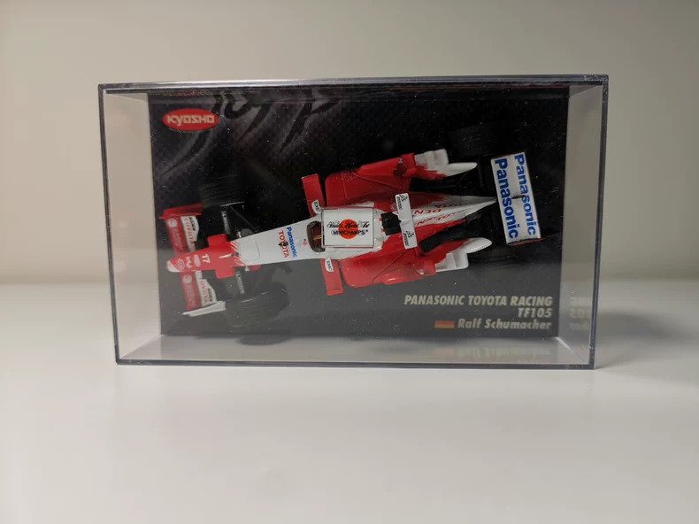 Minichamps 1:43 - Modelbil - Panasonic Toyota Racing TF105 #2.1