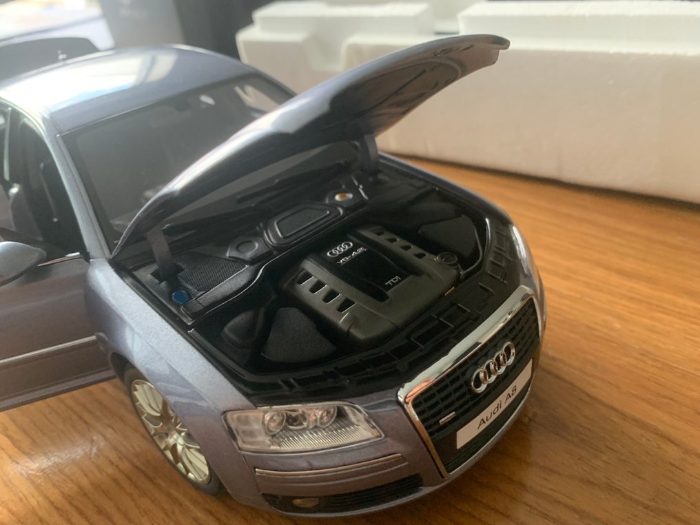 Kyosho 1:18 - 模型車 - Audi A8 4.2 TDI #2.1