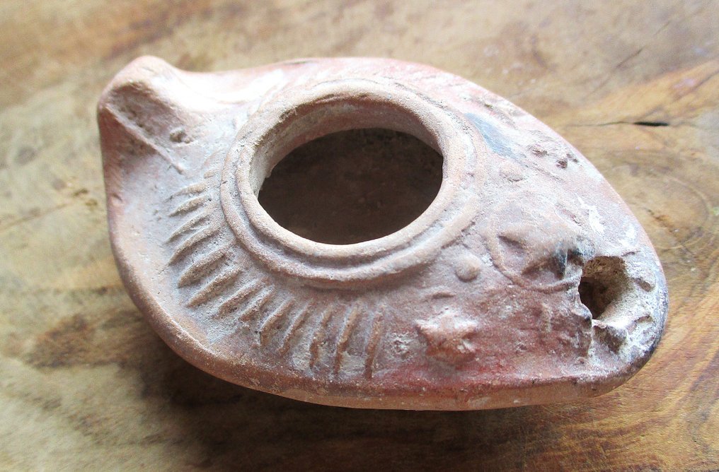 後羅馬時期／前拜占庭時期 Terracotta 带太阳装饰的油灯 - 84 mm  (沒有保留價) #1.0