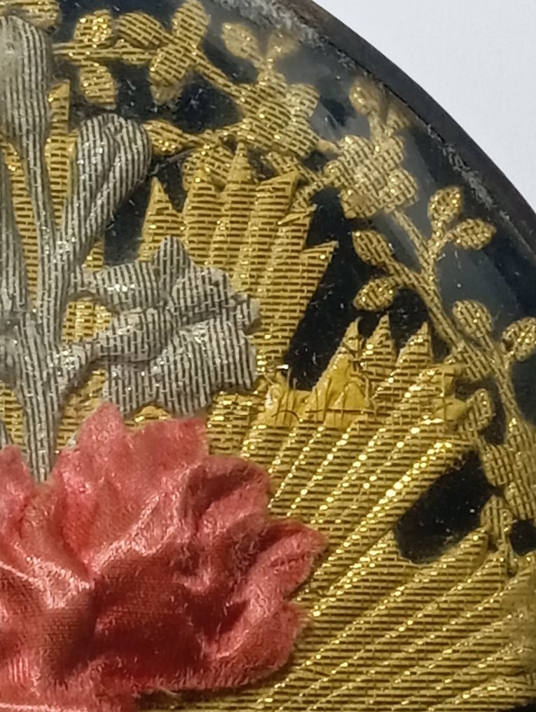  還願物 - 紡織品, 玻璃 - 1850-1900 - 为获得恩典的许愿品，配有金银丝线 - 圣母玛利亚  #2.1