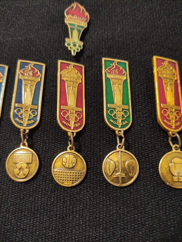 1980 - Samling av vintage olympiska märken (6 stycken). Olympiad 80. Sovjetunionen. #4.3