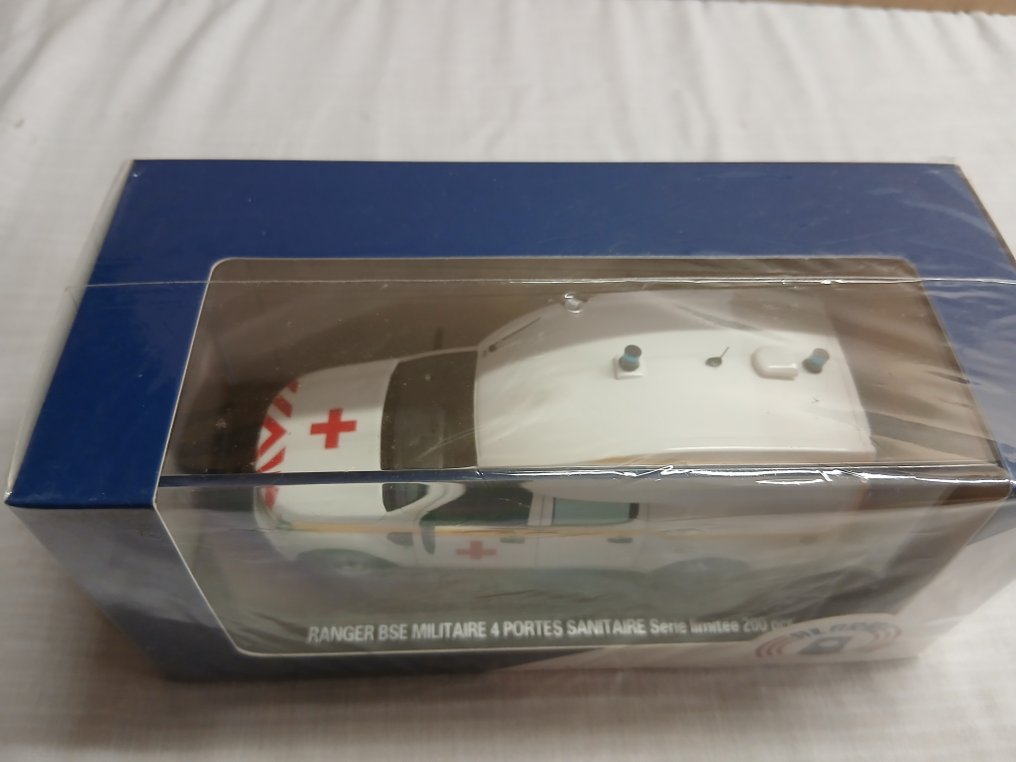 Momaco 1:43 - Modelbil - Ranger BSE Militaire 4 portes sanitaire #3.2