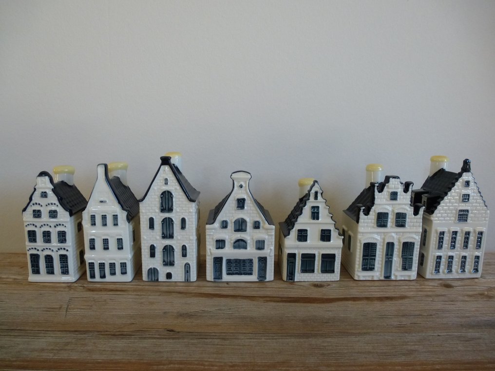 Casa miniatura KLM - Sete casas KLM/Bols recheadas com Bols  #1.0