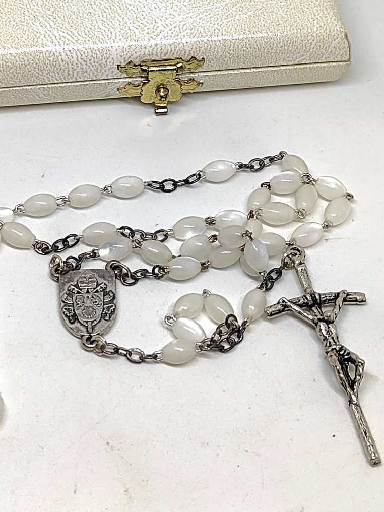  天主教念珠 - 本笃十六世教皇的银色念珠已被捐赠并获得祝福。 - 2000-2010  #3.2