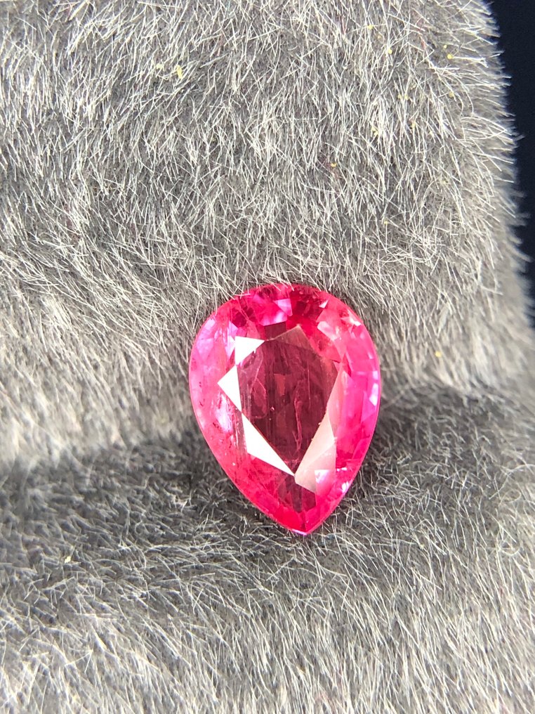 χωρίς τιμή ασφαλείας - 1 pcs  Ροζ Ζαφείρι  - 1.38 ct - Διεθνής Ένωση Έγχρωμων Πολύτιμων Λίθων (ICA GemLab) #1.0