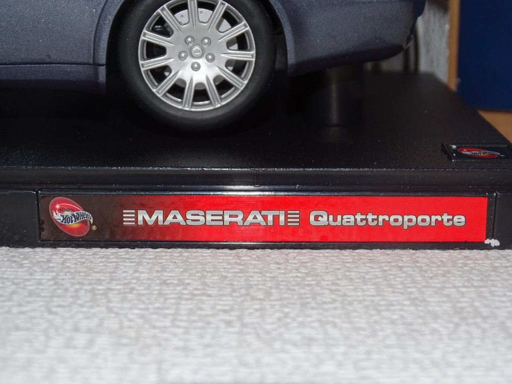 Hot Wheels 1:18 - Modelauto - Maserati Quattroporte #4.3